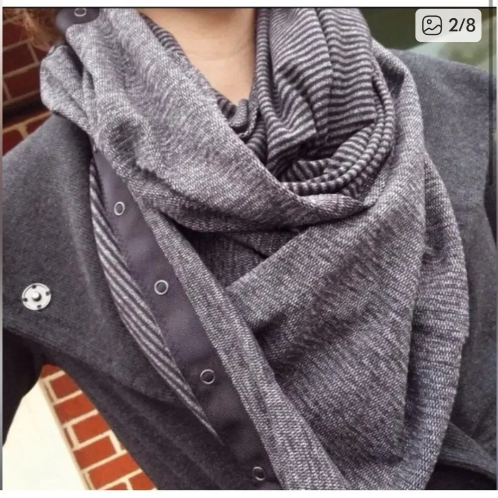 lululemon athletica Heathered Gray Convertible Scarf(213)